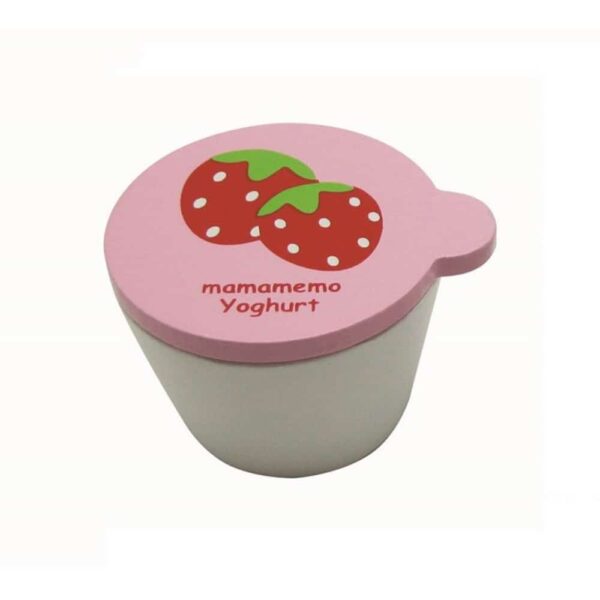 Lækker, lille Yoghurt m/ Jordbær i træ, fra Mamamemo